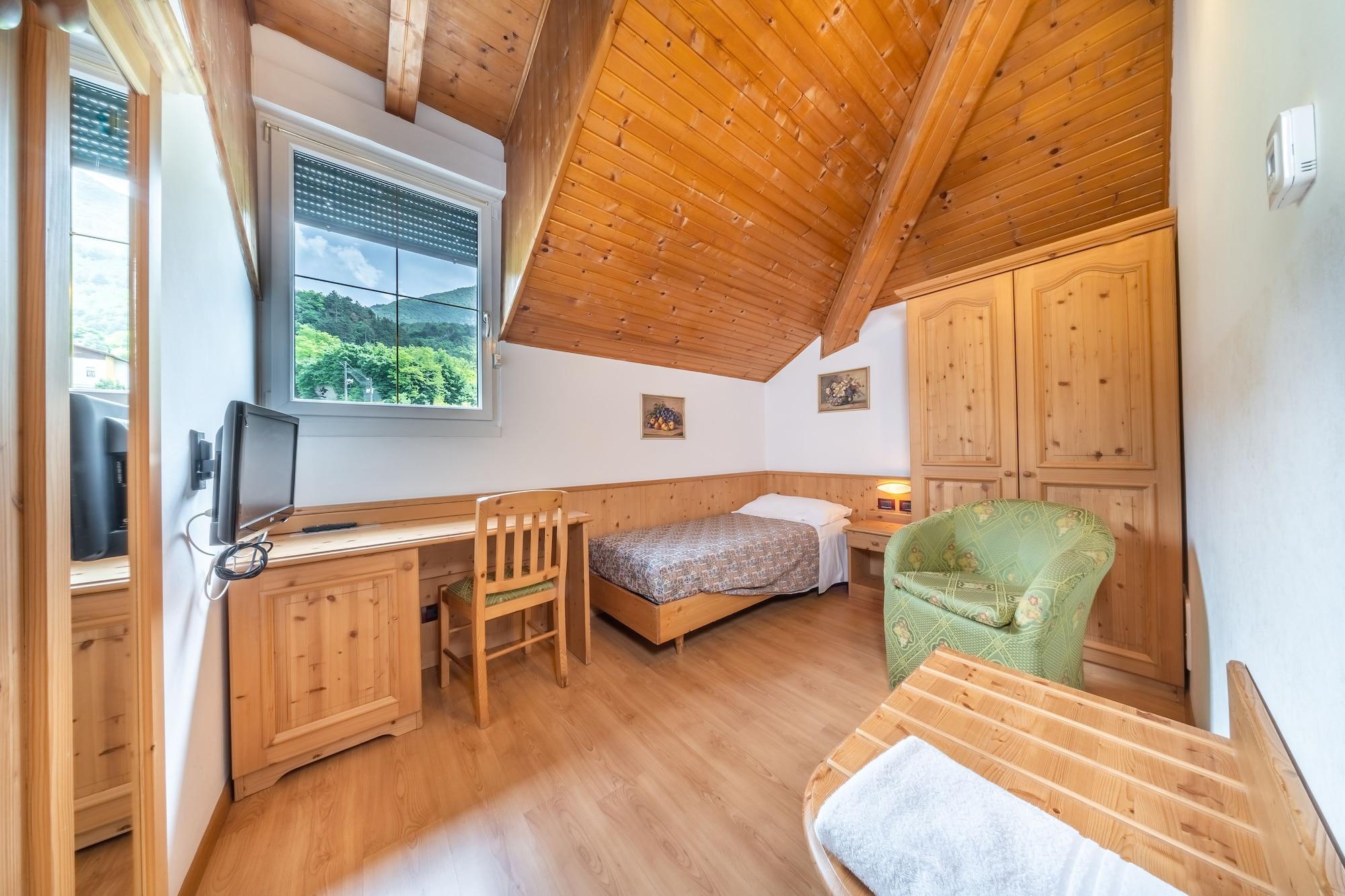 Hotel Karinhall Тренто Екстериор снимка