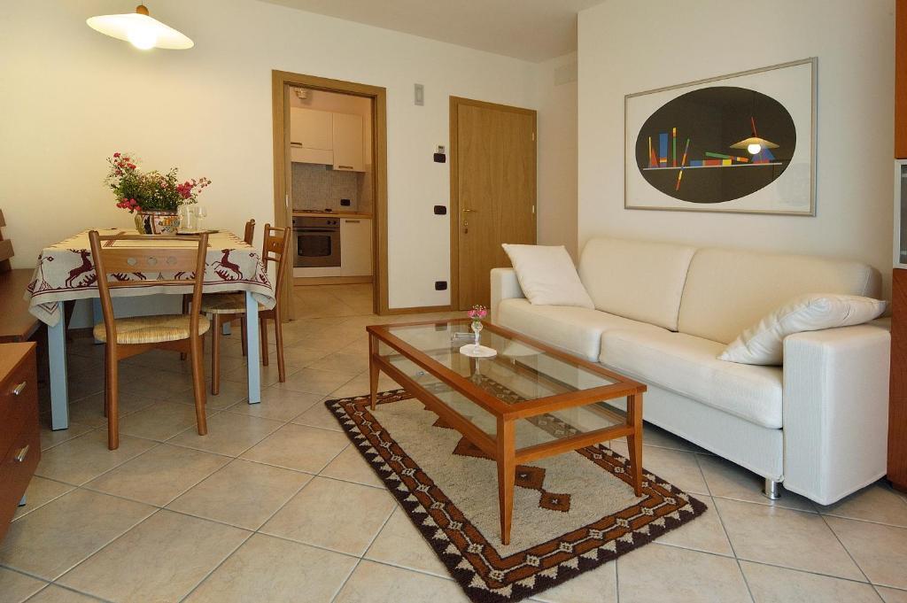 Hotel Karinhall Тренто Екстериор снимка