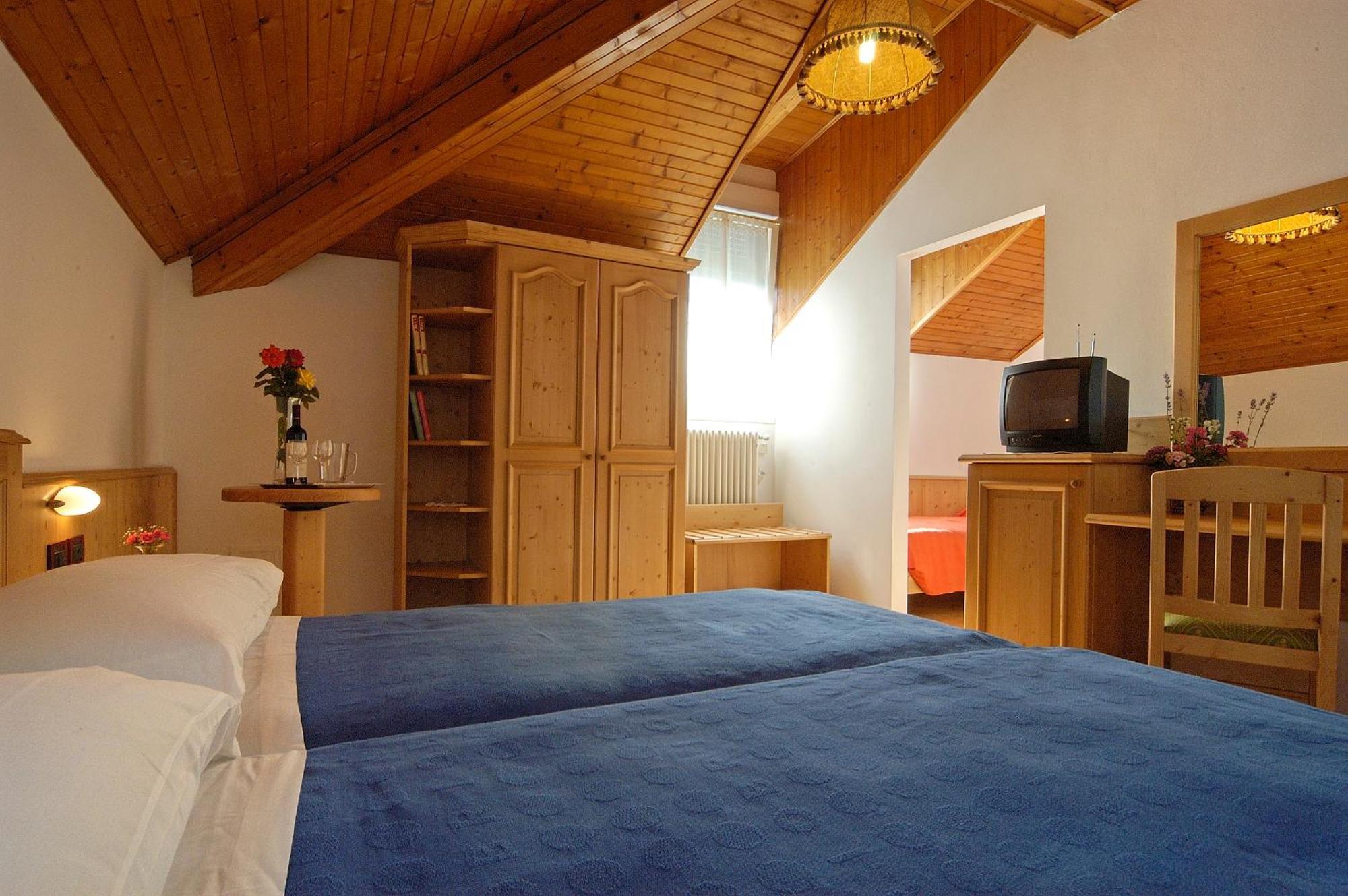 Hotel Karinhall Тренто Екстериор снимка