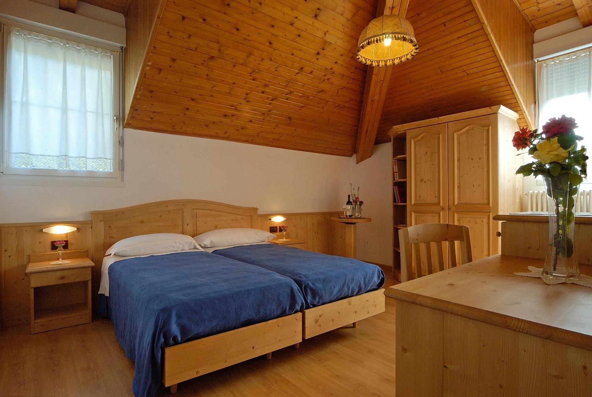 Hotel Karinhall Тренто Екстериор снимка