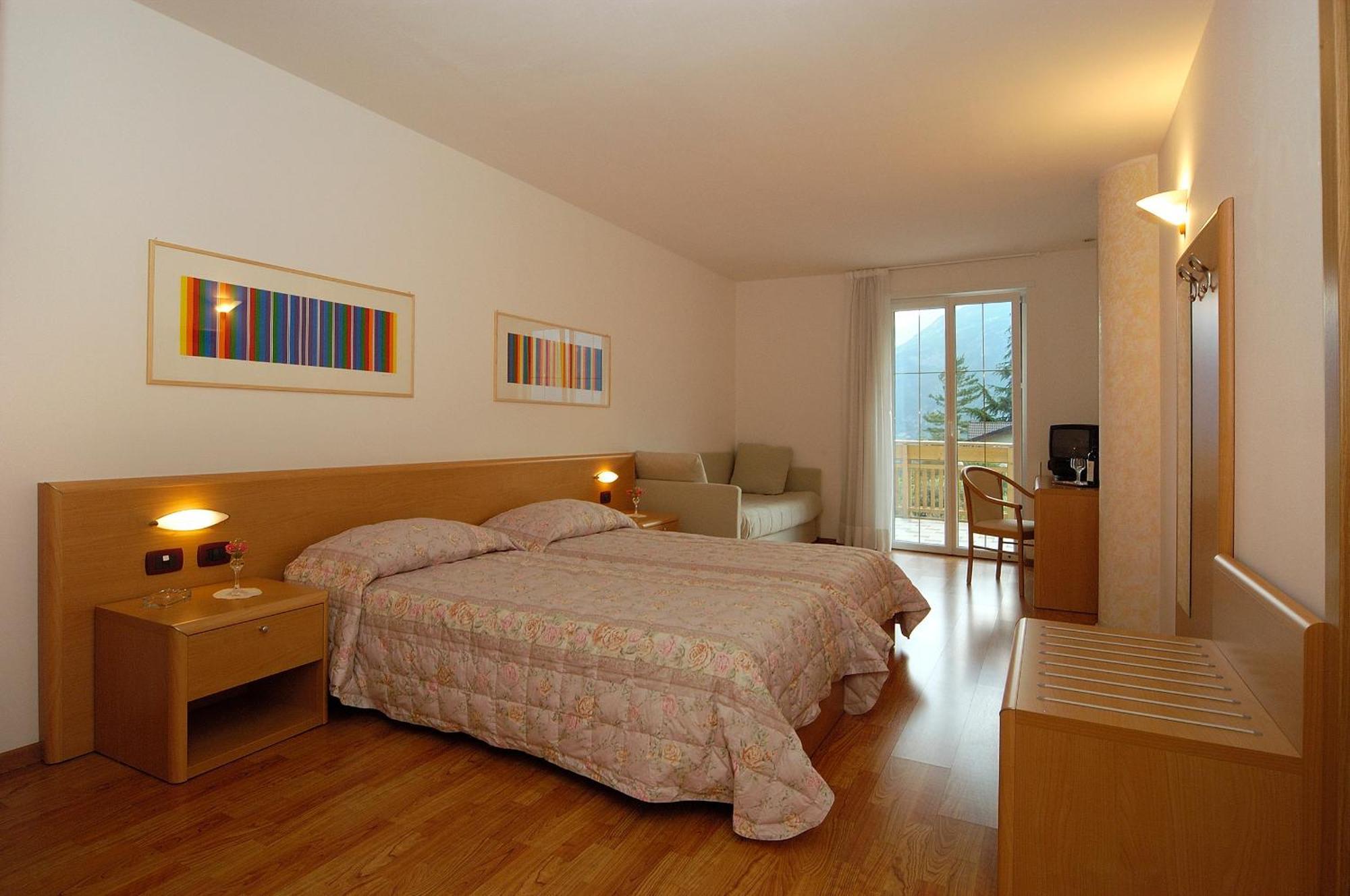 Hotel Karinhall Тренто Екстериор снимка
