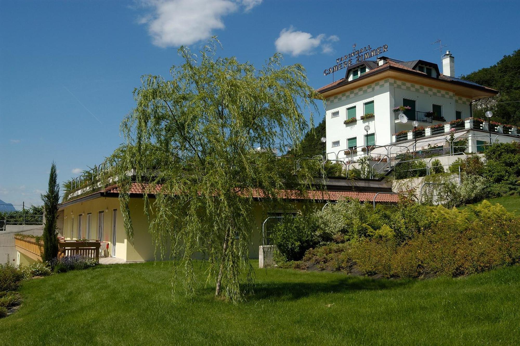 Hotel Karinhall Тренто Екстериор снимка