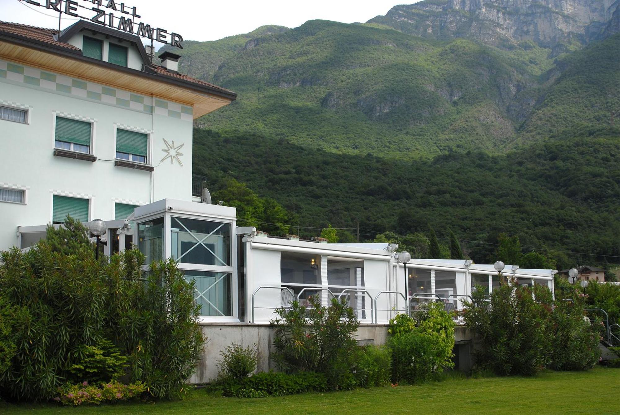 Hotel Karinhall Тренто Екстериор снимка