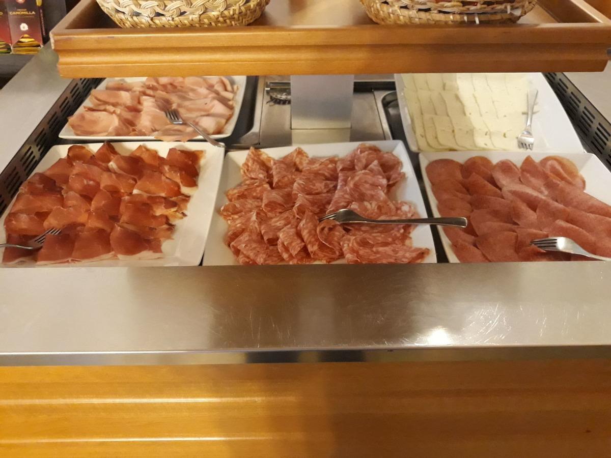 Hotel Karinhall Тренто Екстериор снимка